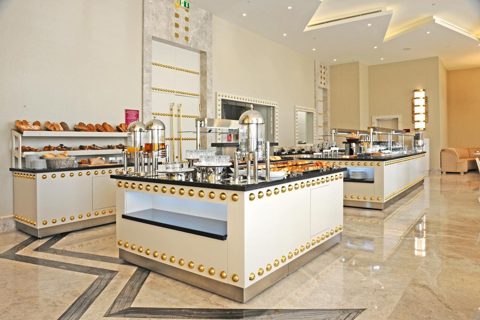 Crowne Plaza Bursa Convention Center & Thermal Spa By Ihg Exterior photo The buffet at the hotel